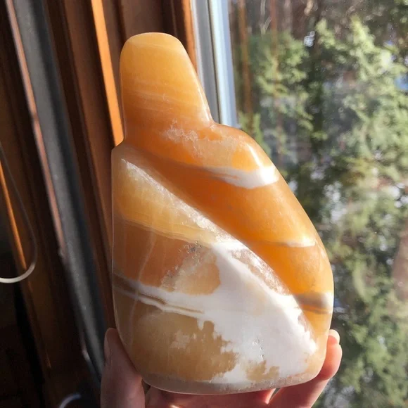 Orange calcite crystal freeform - Picture 10 of 10